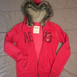 Full zip jacket w/ Eskimo hood